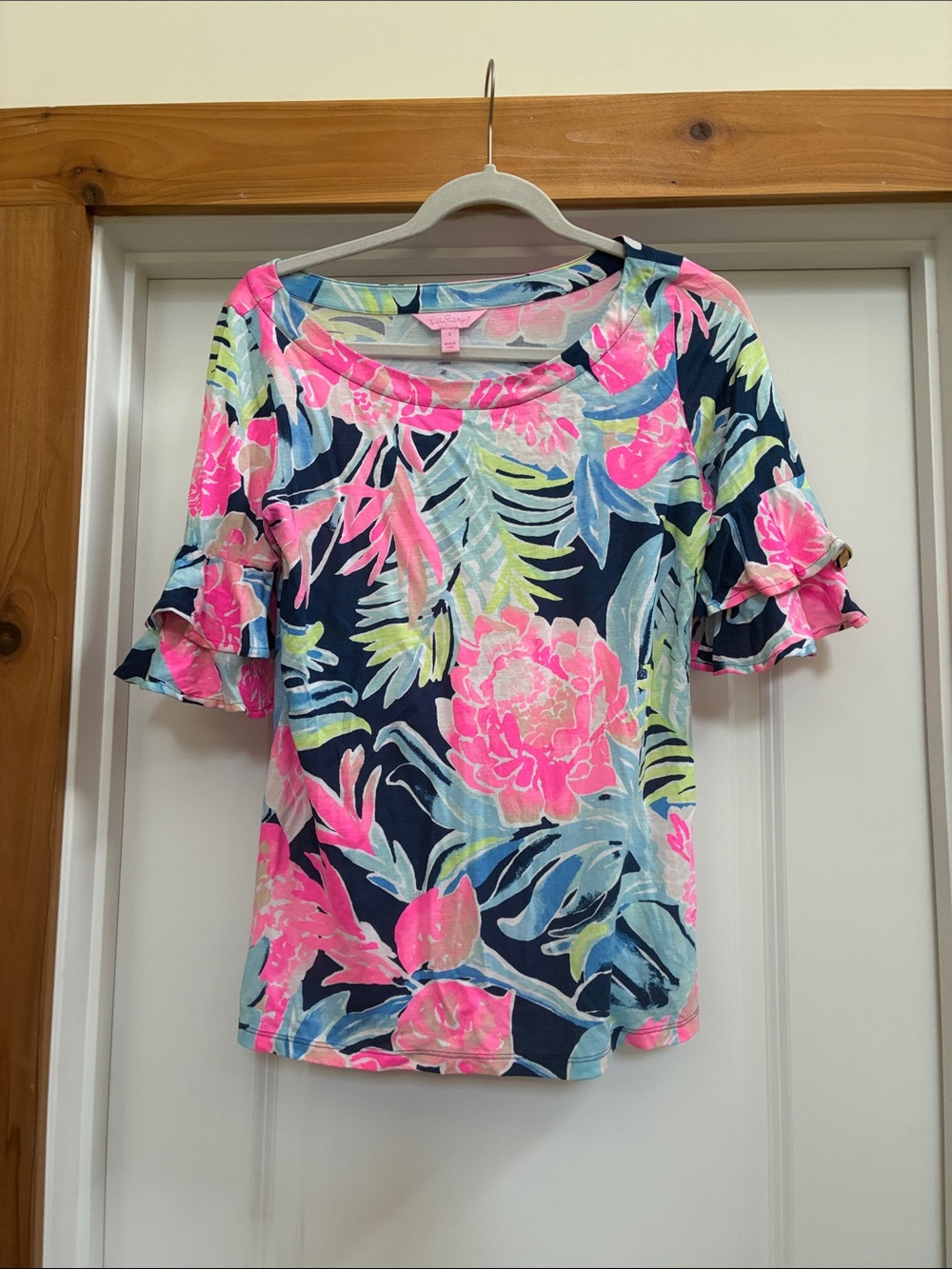 Lilly Pulitzer Floral Ruffle-Sleeve in excellent condition